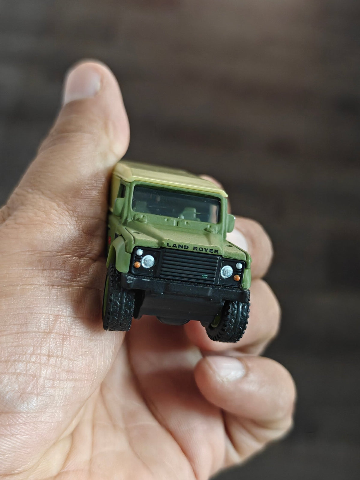 Premium Hot Wheels Land Rover Defender 110 - Green (Uncarded - New) - Kinder Logs