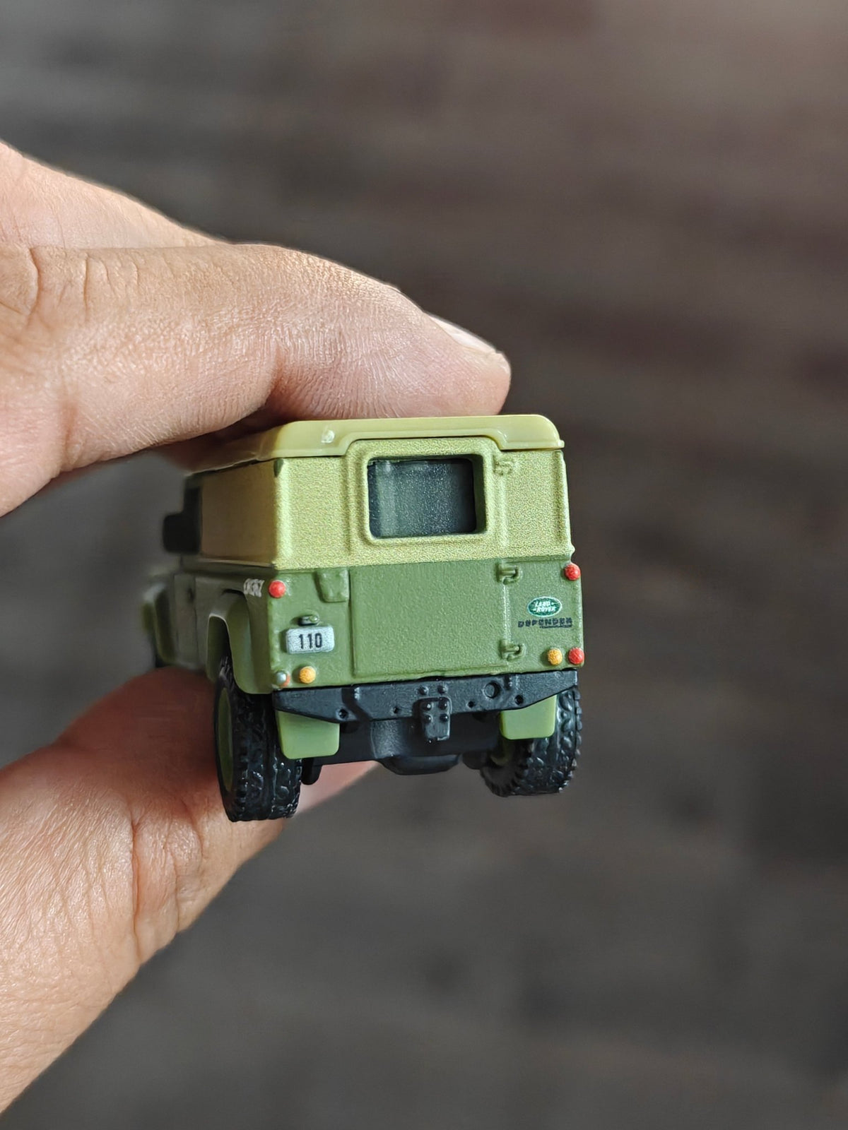 Premium Hot Wheels Land Rover Defender 110 - Green (Uncarded - New) - Kinder Logs