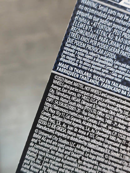 Premium Hot Wheels Land Rover Defender 110 (Imported) - Kinder Logs