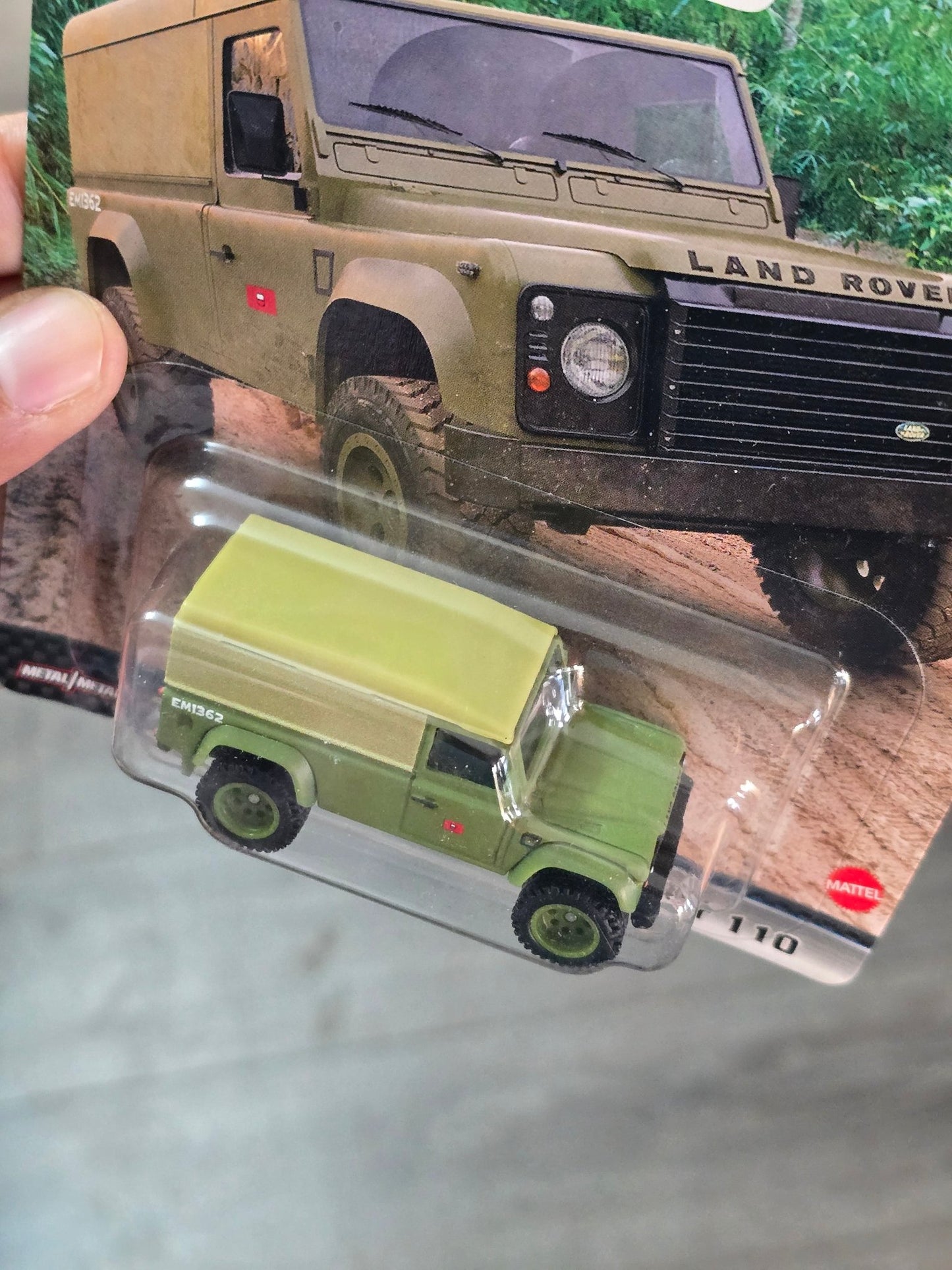 Premium Hot Wheels Land Rover Defender 110 (Imported) - Kinder Logs