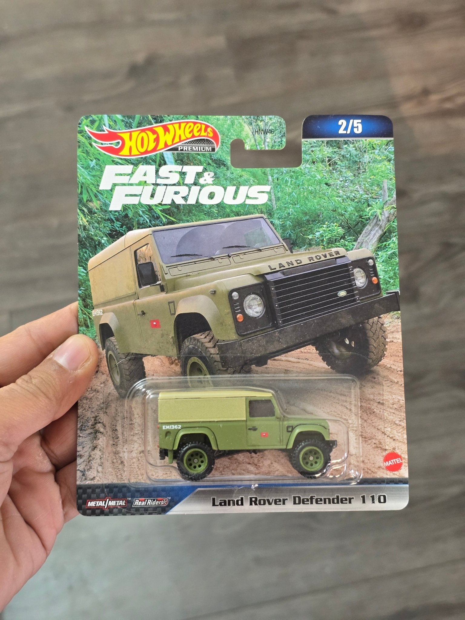 Premium Hot Wheels Land Rover Defender 110 (Imported) - Kinder Logs