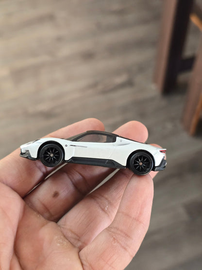 Premium Hot Wheels Maserati MC20 (Uncarded - New) - Kinder Logs