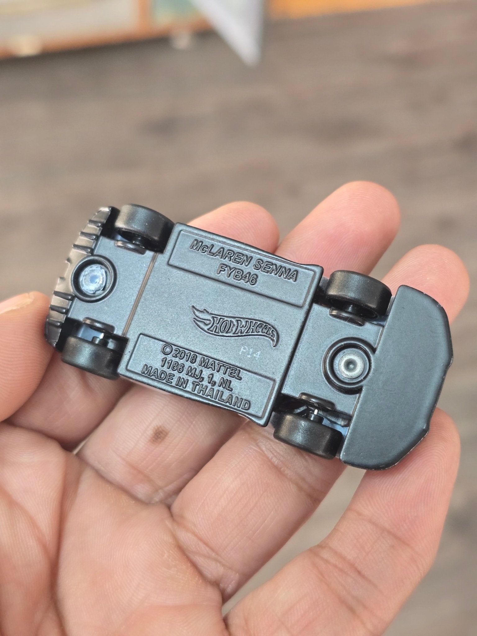 Premium Hot Wheels McLaren Senna (Pre - Owned) - Kinder Logs