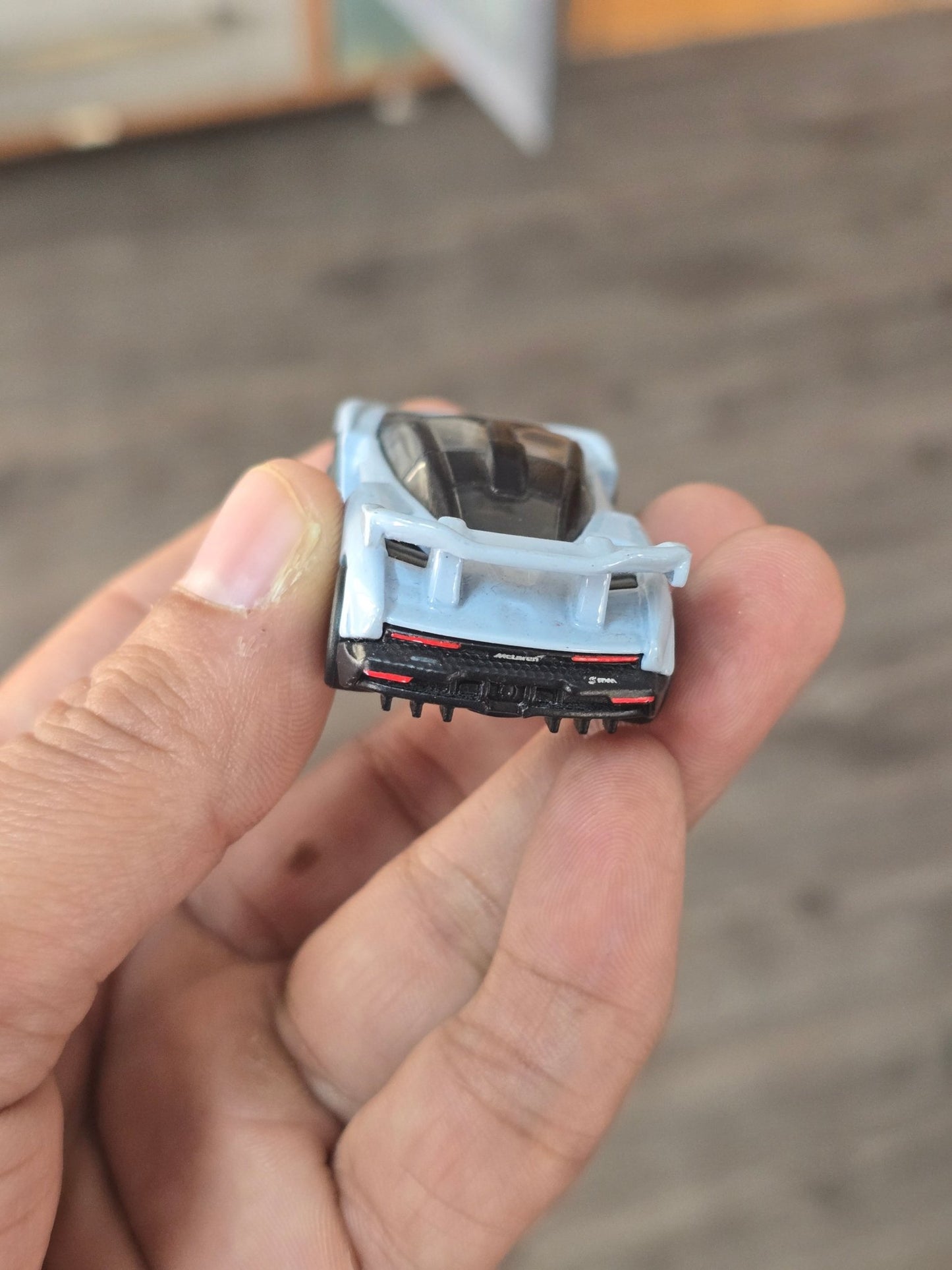 Premium Hot Wheels McLaren Senna (Pre - Owned) - Kinder Logs