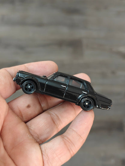 Premium Hot Wheels Mercedes - Benz 300 SEL 6.8 AMG - Black (Uncarded - New) - Kinder Logs