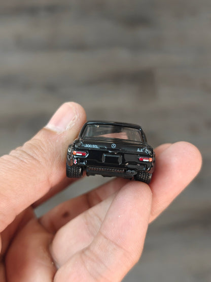 Premium Hot Wheels Mercedes - Benz 300 SEL 6.8 AMG - Black (Uncarded - New) - Kinder Logs