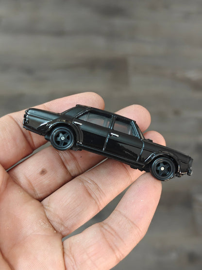 Premium Hot Wheels Mercedes - Benz 300 SEL 6.8 AMG - Black (Uncarded - New) - Kinder Logs