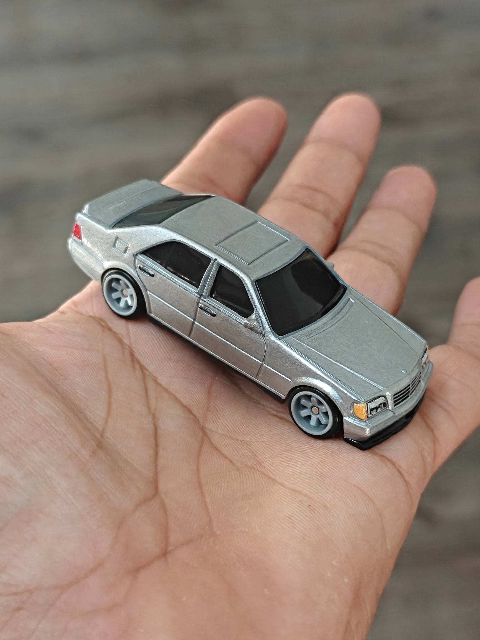 Premium Hot Wheels Mercedes - Benz 500 SEL - Silver (Uncarded - New) - Kinder Logs