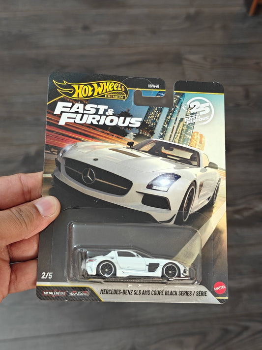 Premium Hot Wheels Mercedes-Benz SLS AMG Coupe Black Series (Imported) - Kinder Logs