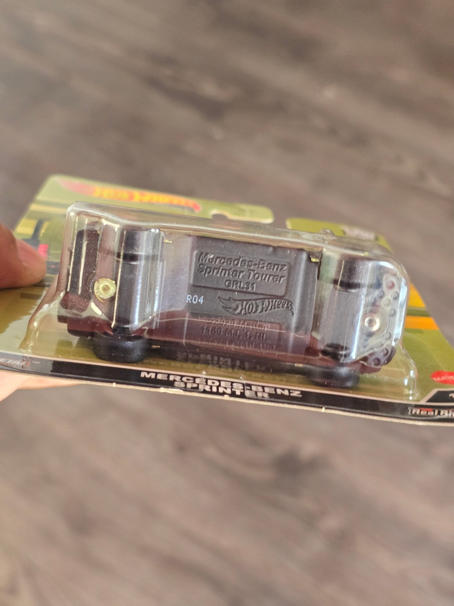 Premium Hot Wheels Mercedes - Benz Sprinter - Green (Deutschland Design) - Kinder Logs