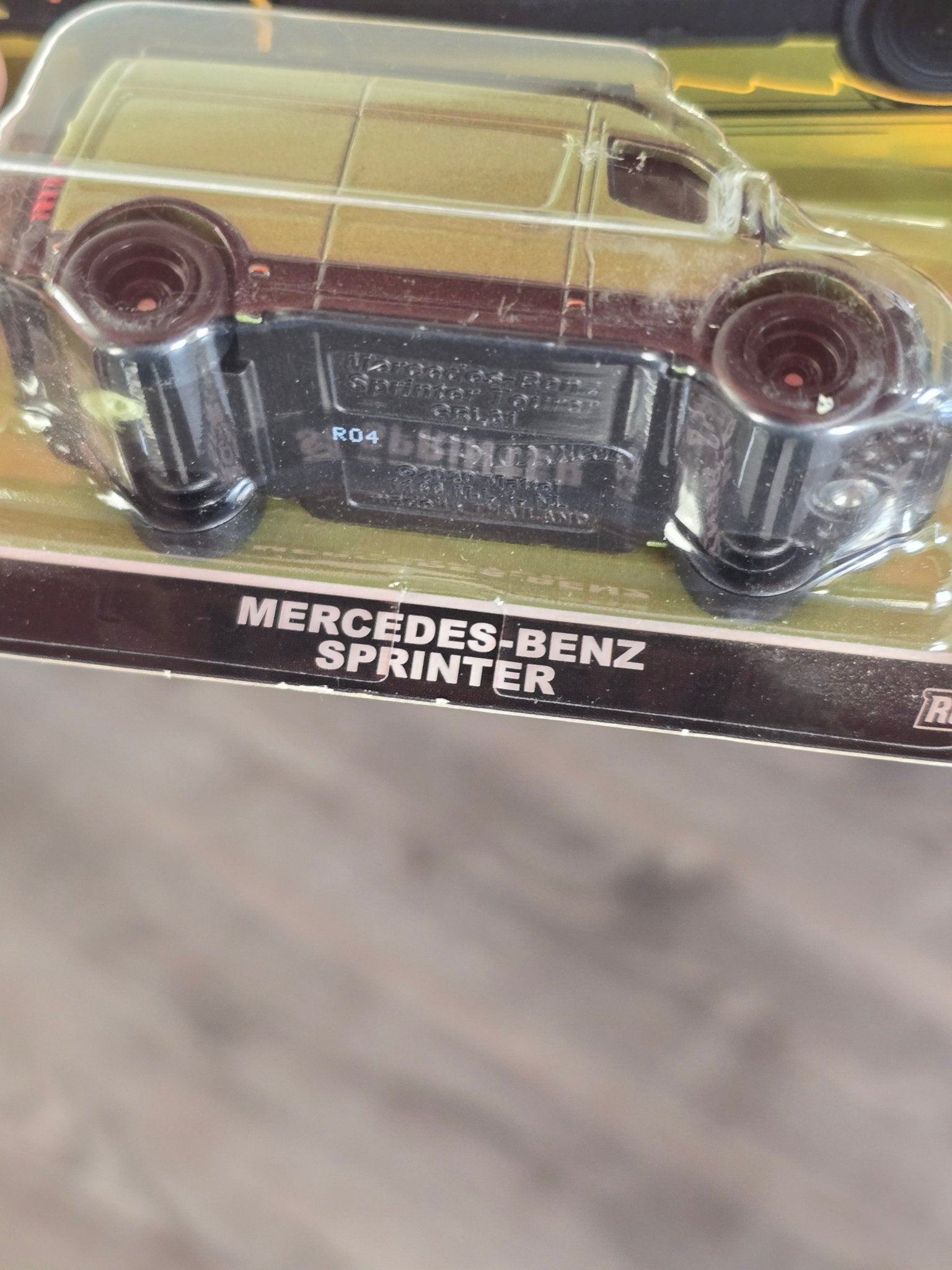 Premium Hot Wheels Mercedes - Benz Sprinter - Green (Deutschland Design) - Kinder Logs