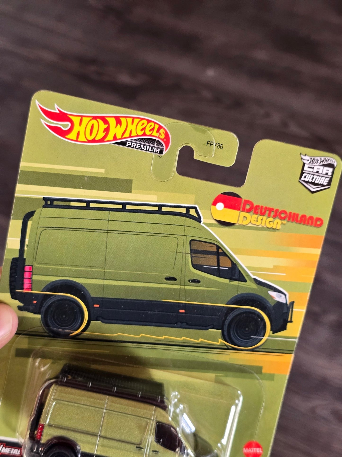 Premium Hot Wheels Mercedes - Benz Sprinter - Green (Deutschland Design) - Kinder Logs