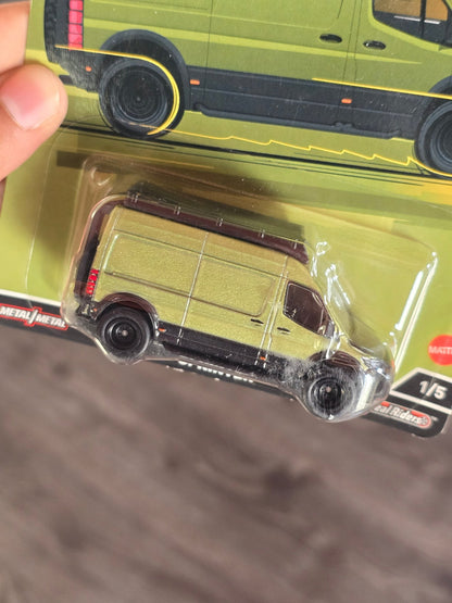 Premium Hot Wheels Mercedes - Benz Sprinter - Green (Deutschland Design) - Kinder Logs