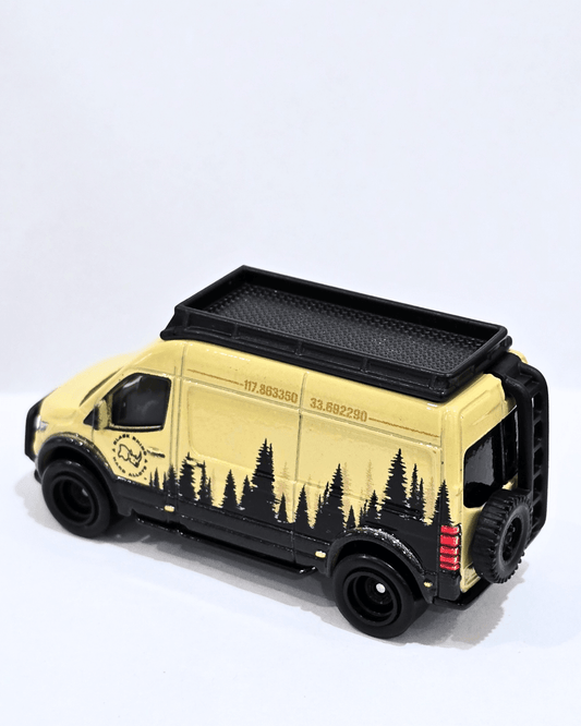 Premium Hot Wheels Mercedes - Benz Sprinter Tourer (Uncarded) - Kinder Logs