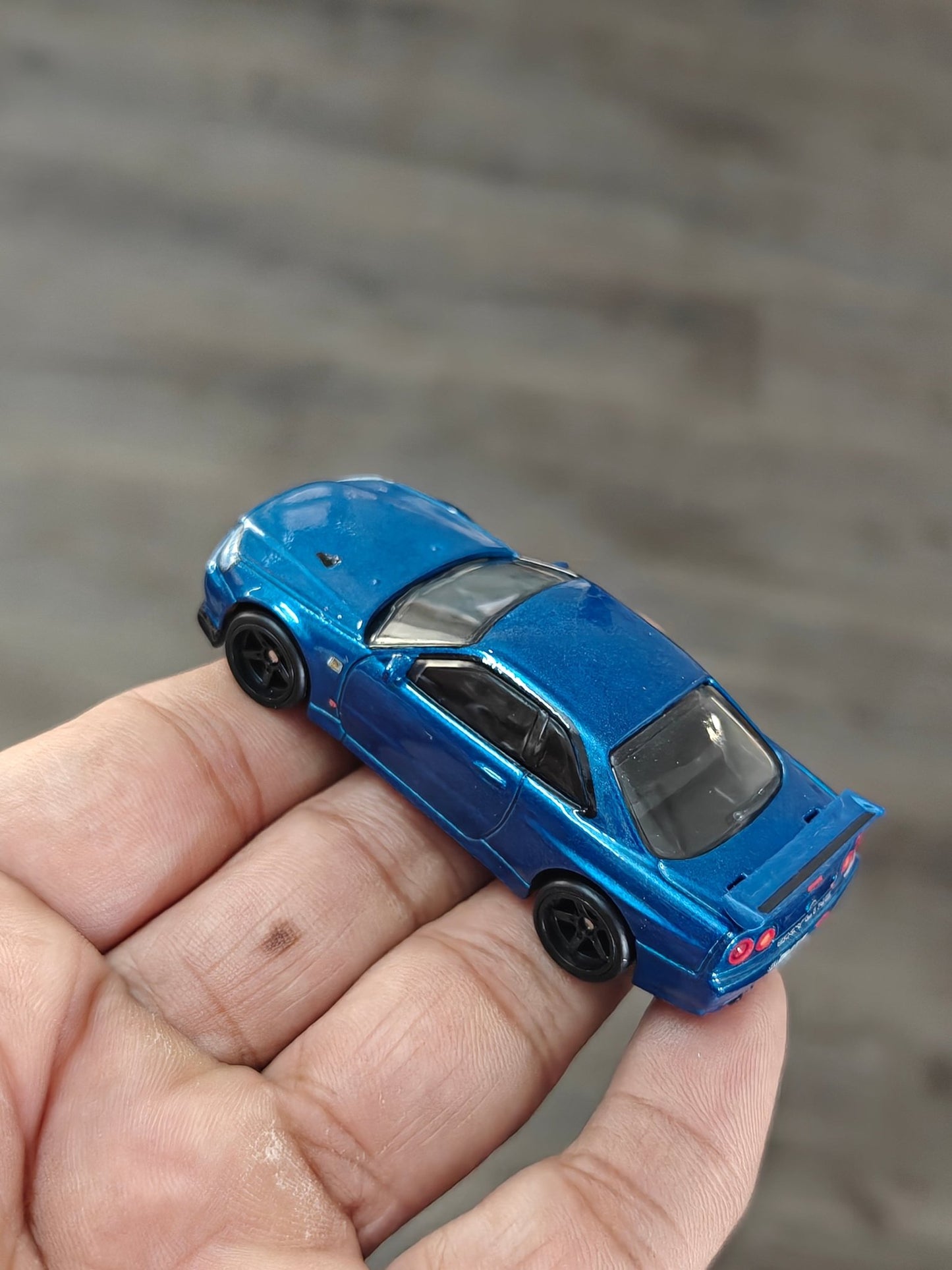 Premium Hot Wheels Nissan Skyline GT - R BNR34 - Blue (Uncarded - New) - Kinder Logs