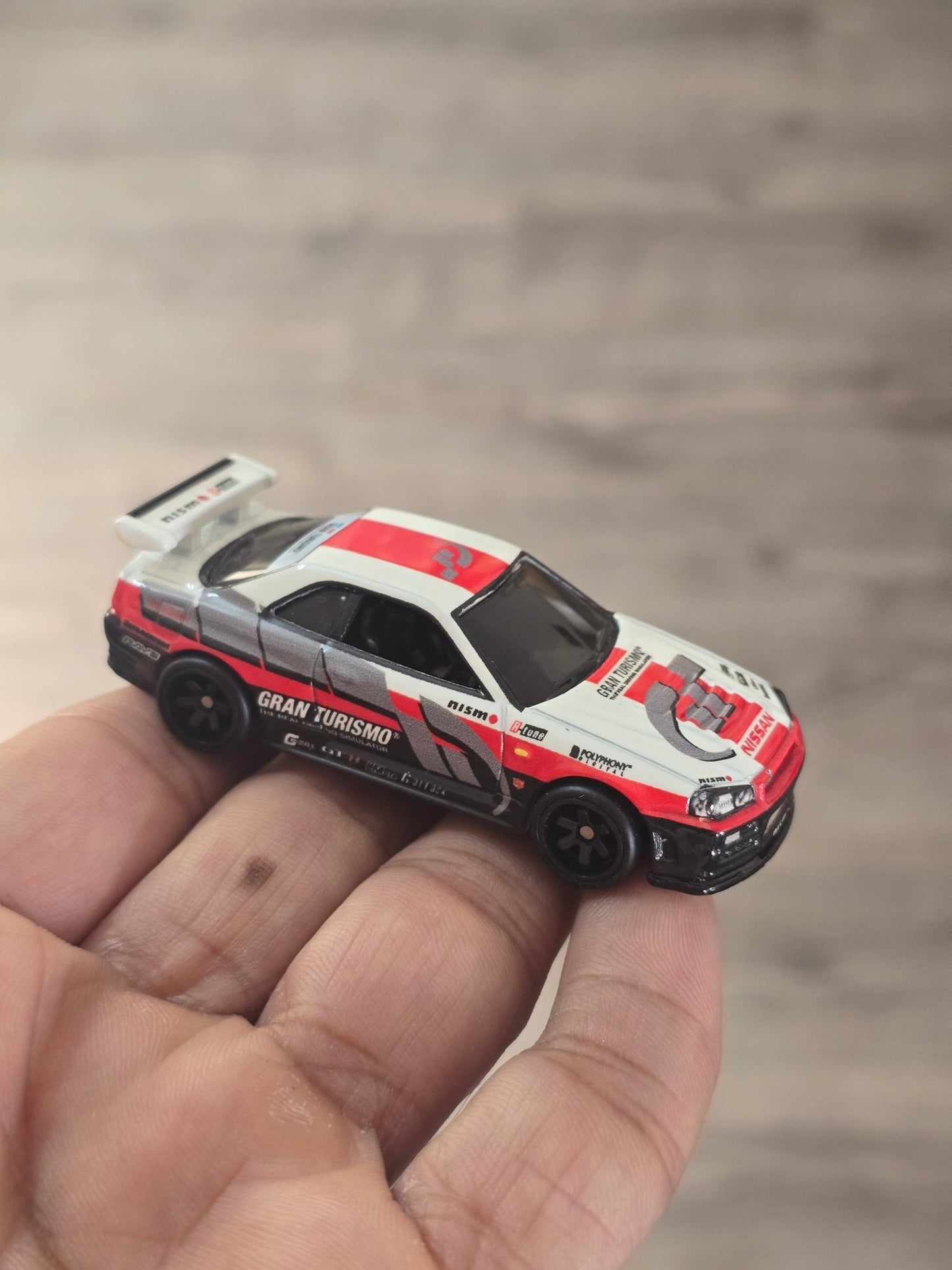 Premium Hot Wheels Nissan Skyline GT - R (BNR34) - Gran Turismo 7 (Uncarded - New) - Kinder Logs