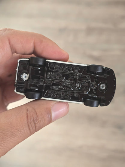 Premium Hot Wheels Nissan Skyline GT - R (BNR34) - Gran Turismo 7 (Uncarded - New) - Kinder Logs