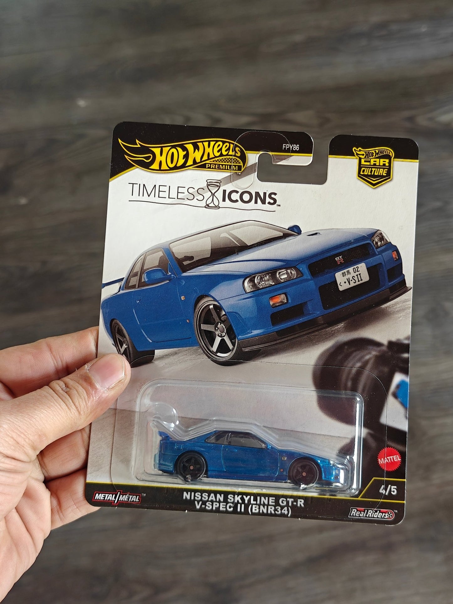 Premium Hot Wheels Nissan Skyline GT - R BNR34 V - Spec II - Blue - Timeless Icons (Imported) - Kinder Logs