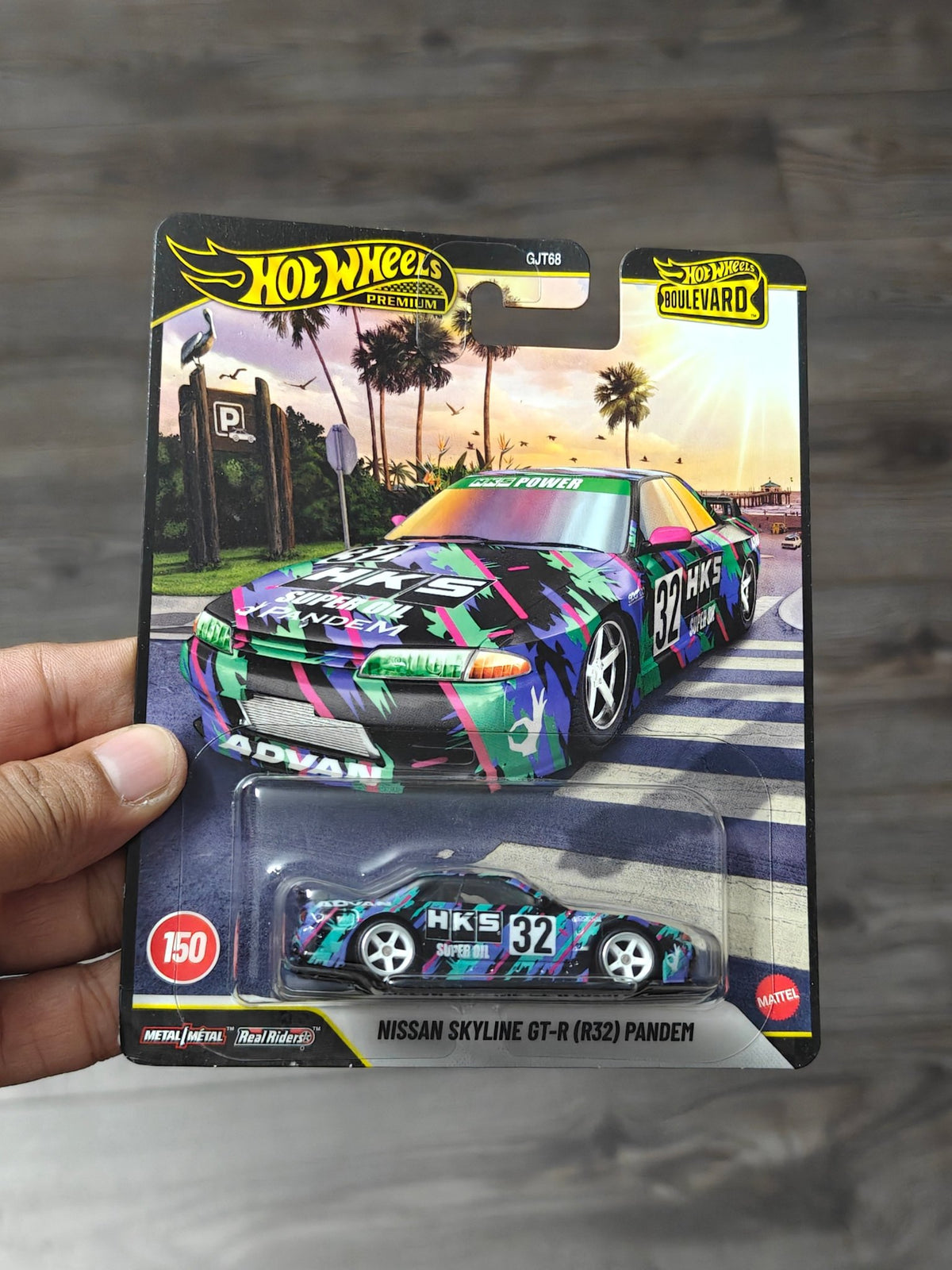 Premium Hot Wheels Nissan Skyline GT-R (R32) Pandem - Boulevard 150 (Imported) - Kinder Logs