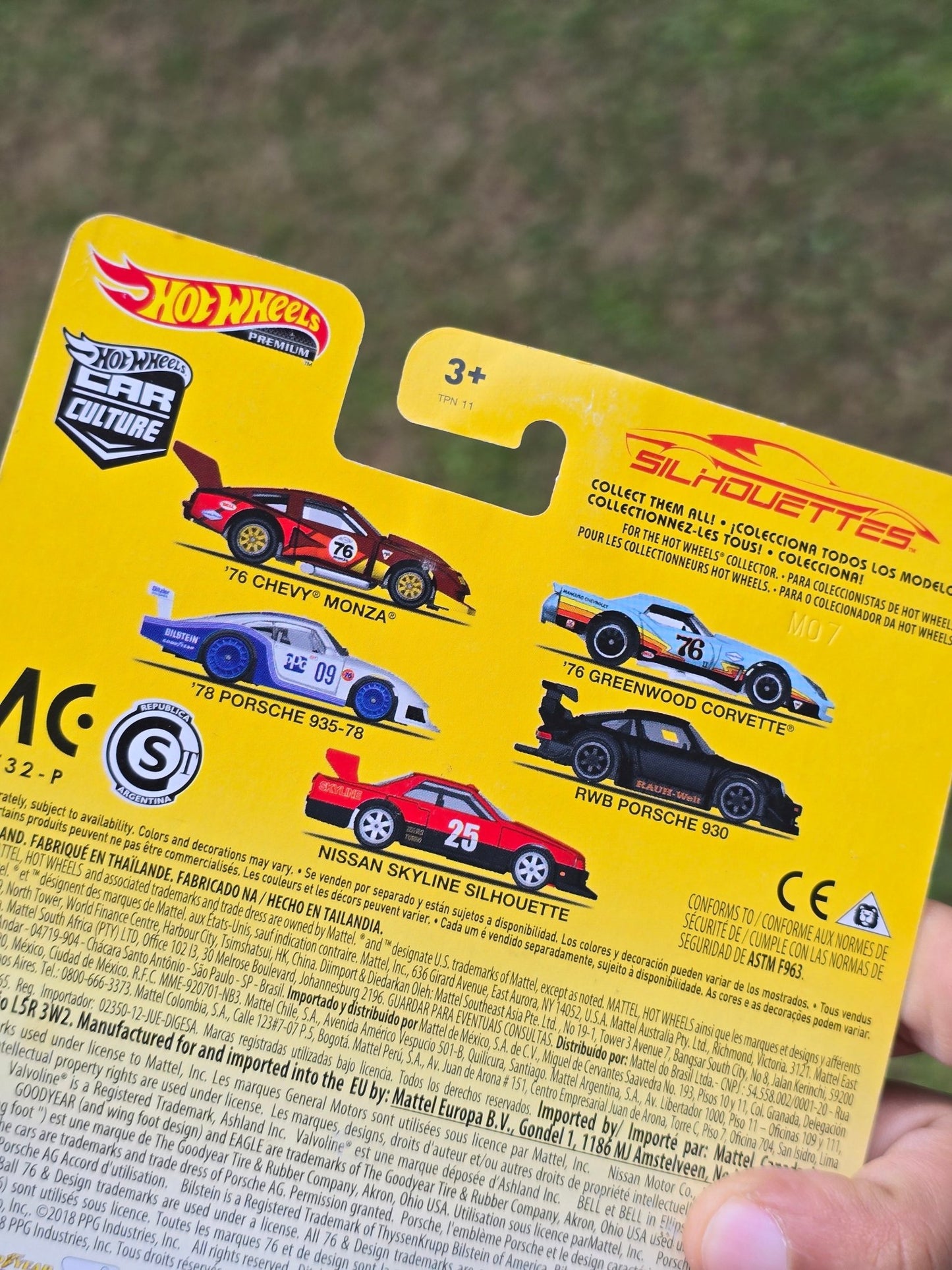 Premium Hot Wheels Nissan Skyline Silhouettes 25 (Imported) - Kinder Logs