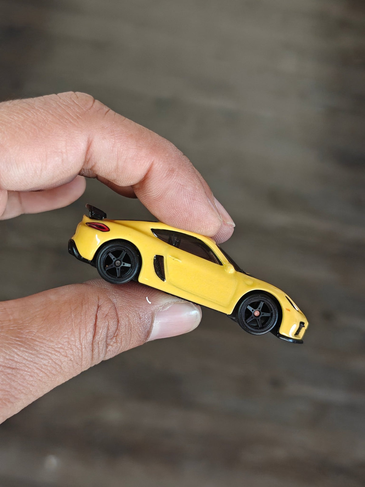 Premium Hot Wheels Porsche 718 Cayman GT4 - Deutschland Design (Uncarded - New) - Kinder Logs
