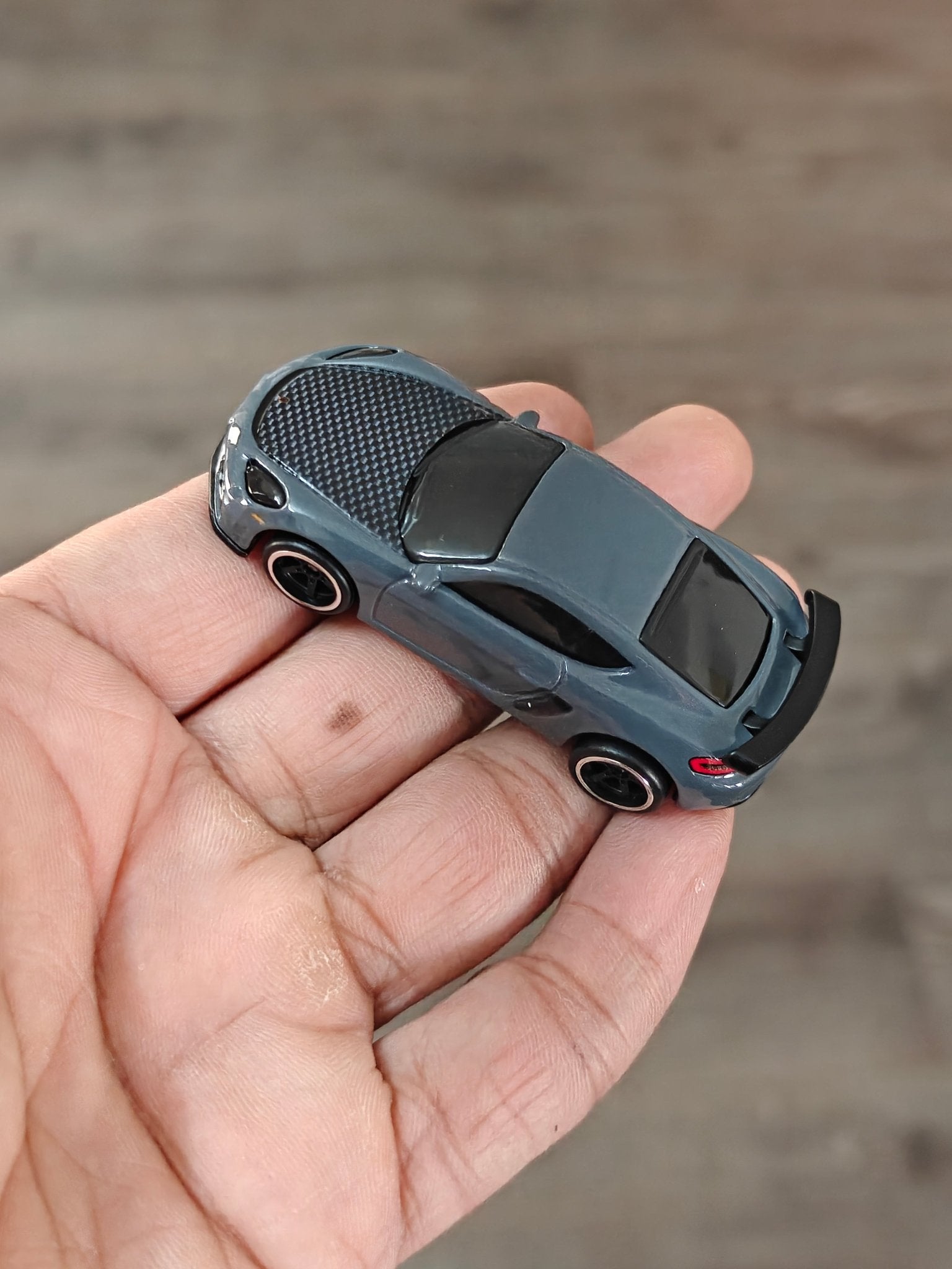 Premium Hot Wheels Porsche 718 Cayman GT4 - Grey (Uncarded - New) - Kinder Logs