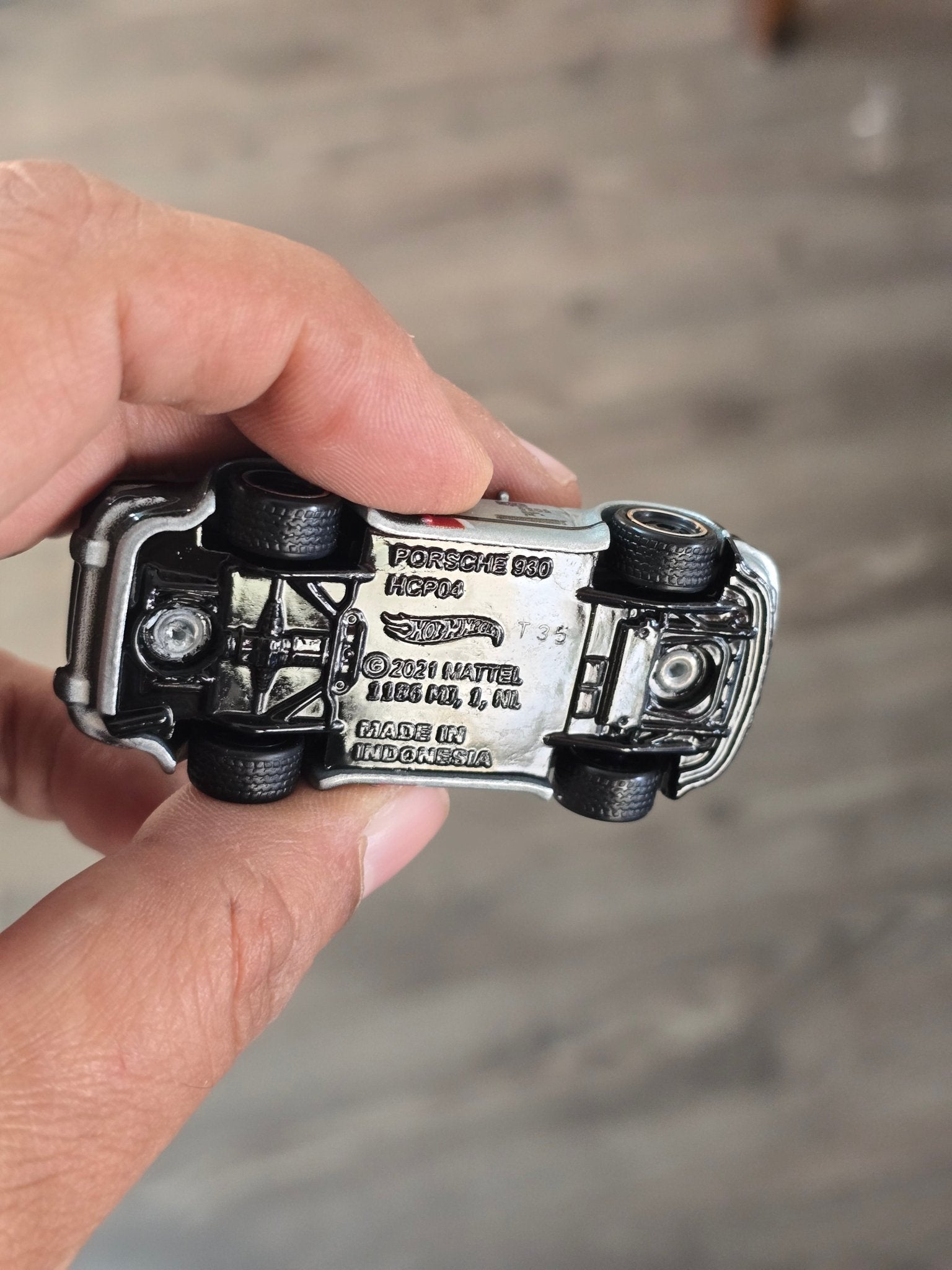 Premium Hot Wheels Porsche 911 Turbo (930) - Cyberpunk (Uncarded - New) - Kinder Logs