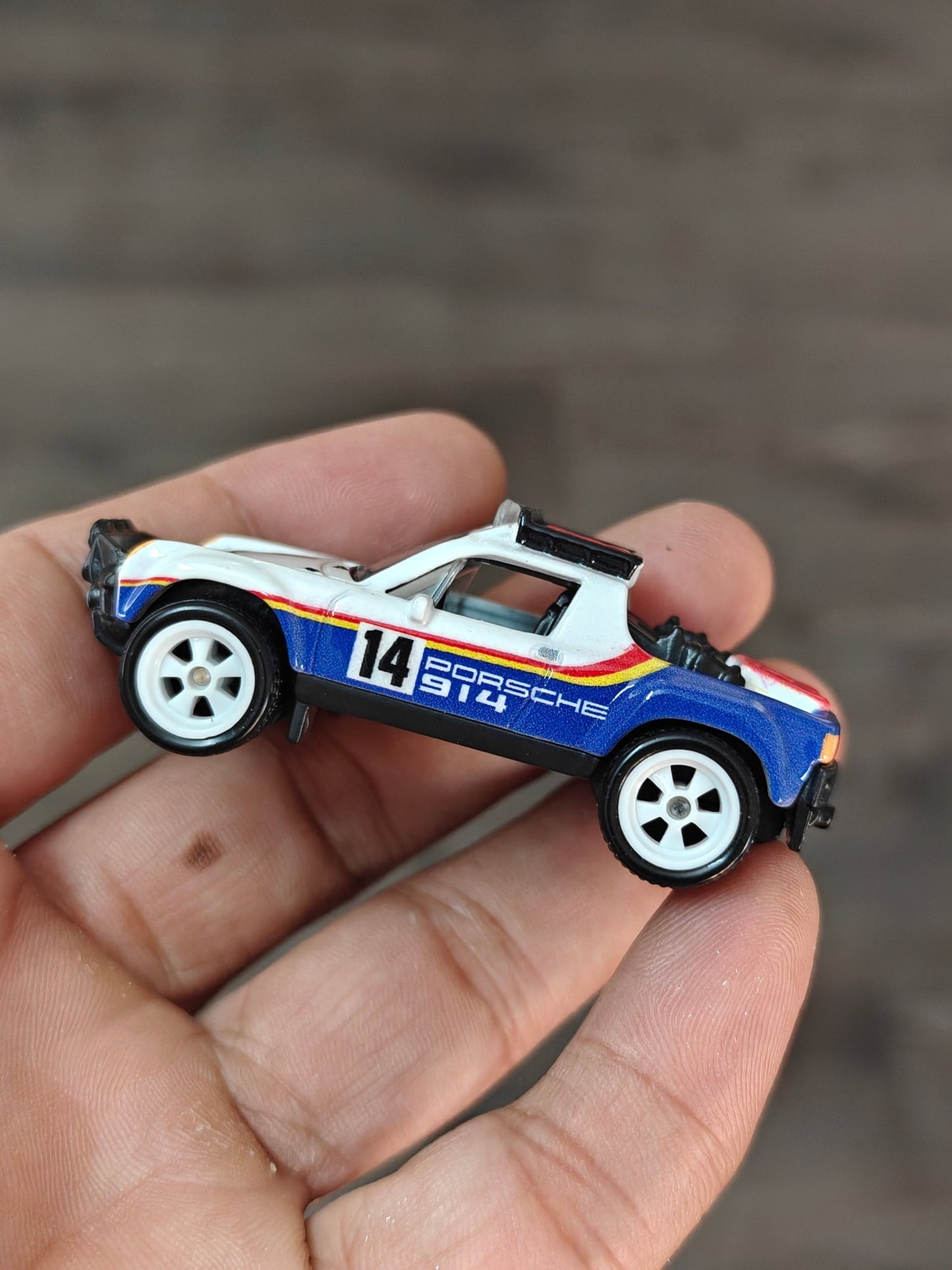 Premium Hot Wheels Porsche 914 Safari - White (Uncarded - New) - Kinder Logs