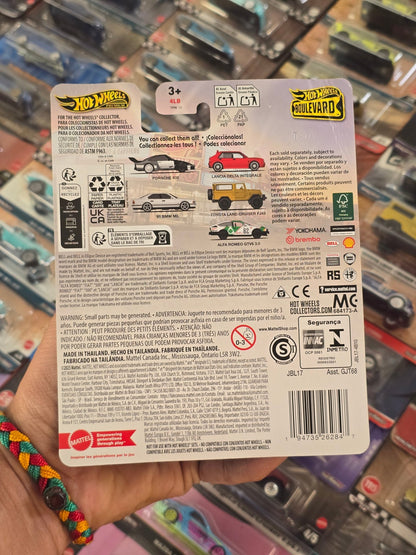 Premium Hot Wheels Porsche 935 - Boulevard 116 (Creased Card) - Kinder Logs