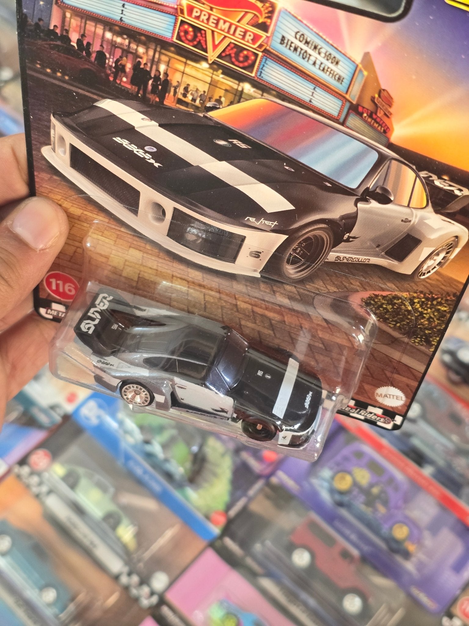 Premium Hot Wheels Porsche 935 - Boulevard 116 (Creased Card) - Kinder Logs