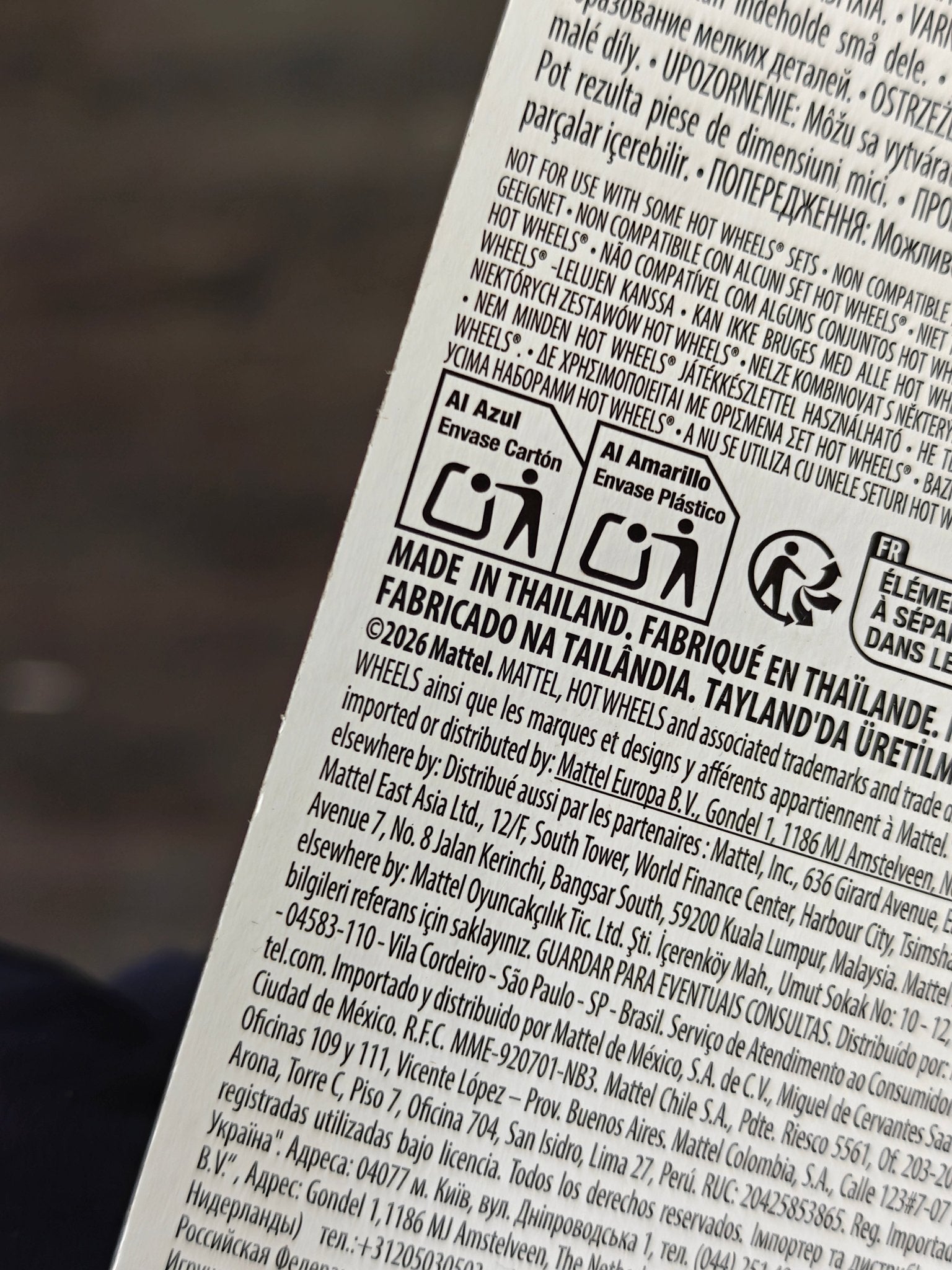 Premium Hot Wheels Porsche Carrera GT - Yellow - Timeless Icons (Imported) - Kinder Logs