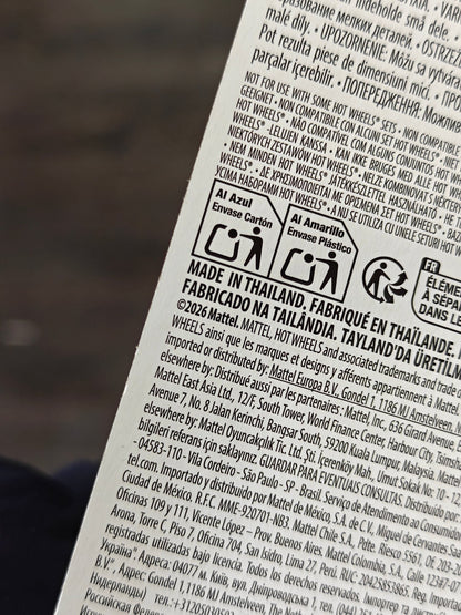 Premium Hot Wheels Porsche Carrera GT - Yellow - Timeless Icons (Imported) - Kinder Logs