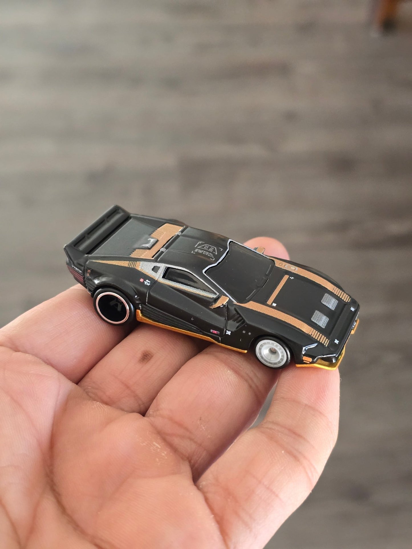 Premium Hot Wheels Quadra Turbo - R V - Tech (Uncarded - New) - Kinder Logs