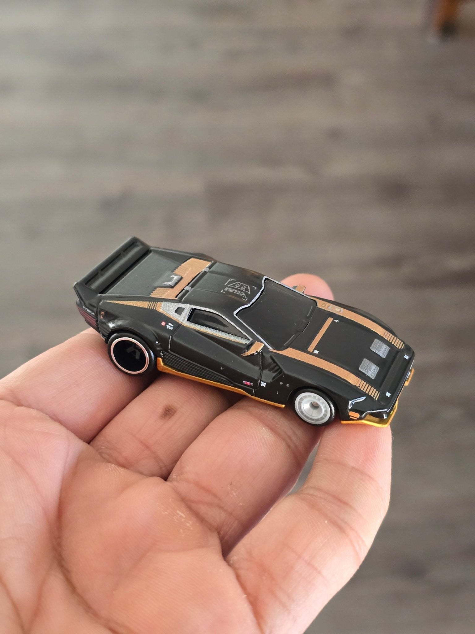 Premium Hot Wheels Quadra Turbo - R V - Tech (Uncarded - New) - Kinder Logs