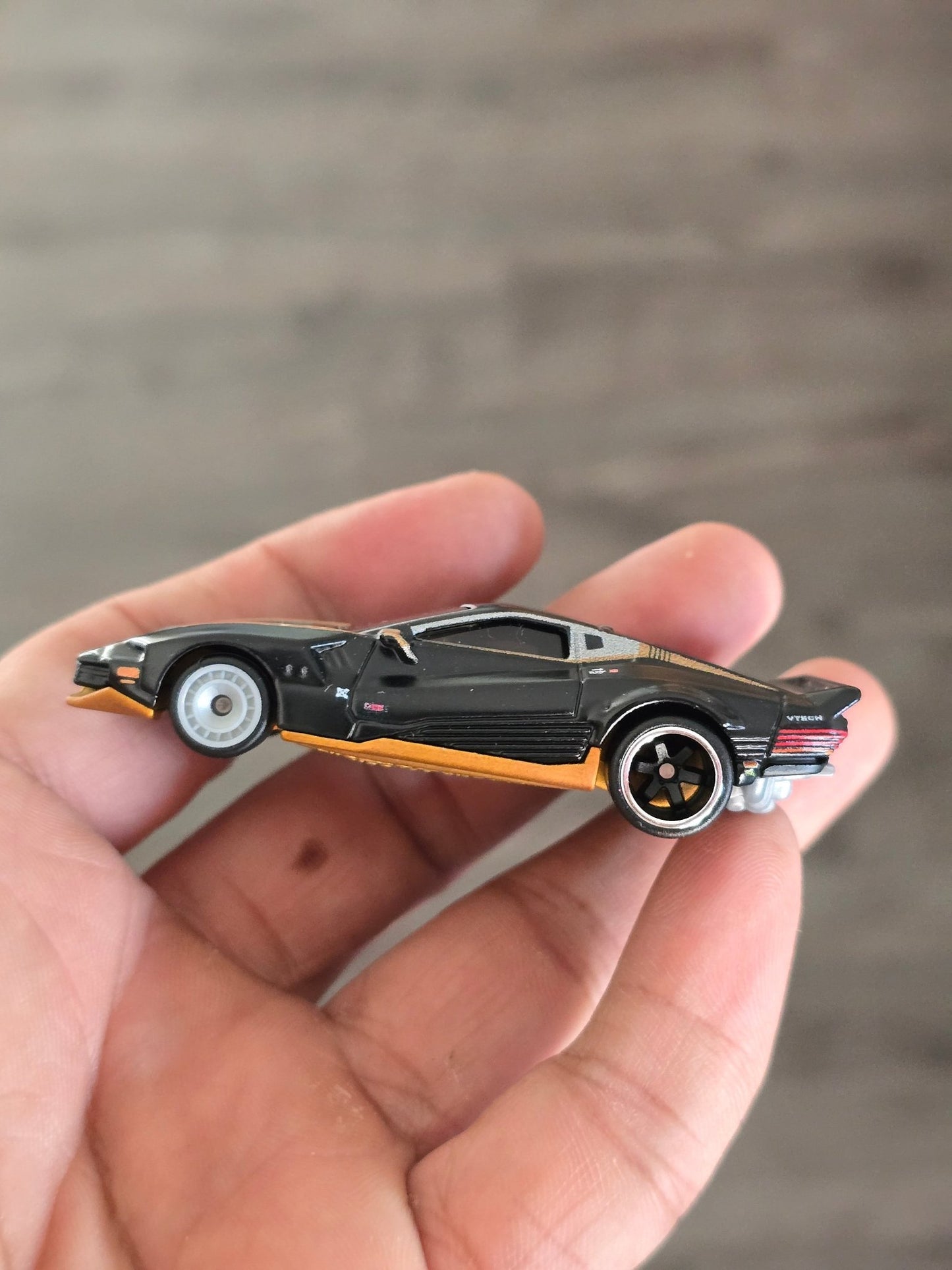 Premium Hot Wheels Quadra Turbo - R V - Tech (Uncarded - New) - Kinder Logs