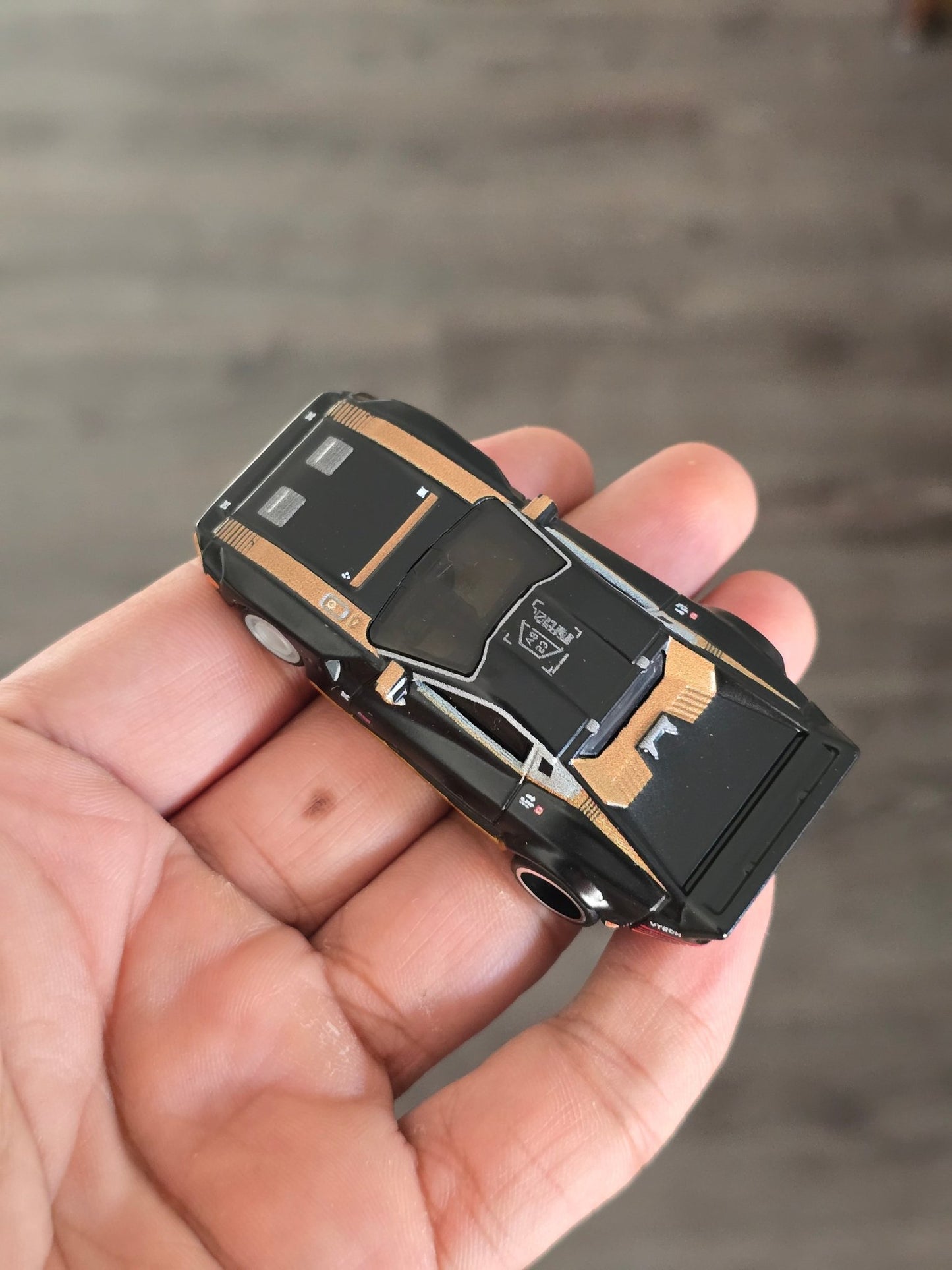 Premium Hot Wheels Quadra Turbo - R V - Tech (Uncarded - New) - Kinder Logs