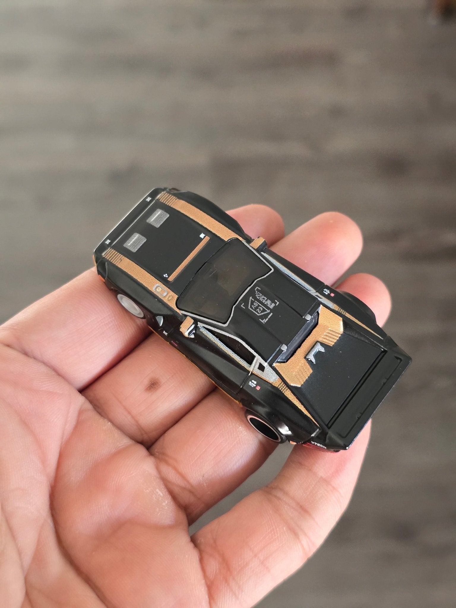 Premium Hot Wheels Quadra Turbo - R V - Tech (Uncarded - New) - Kinder Logs