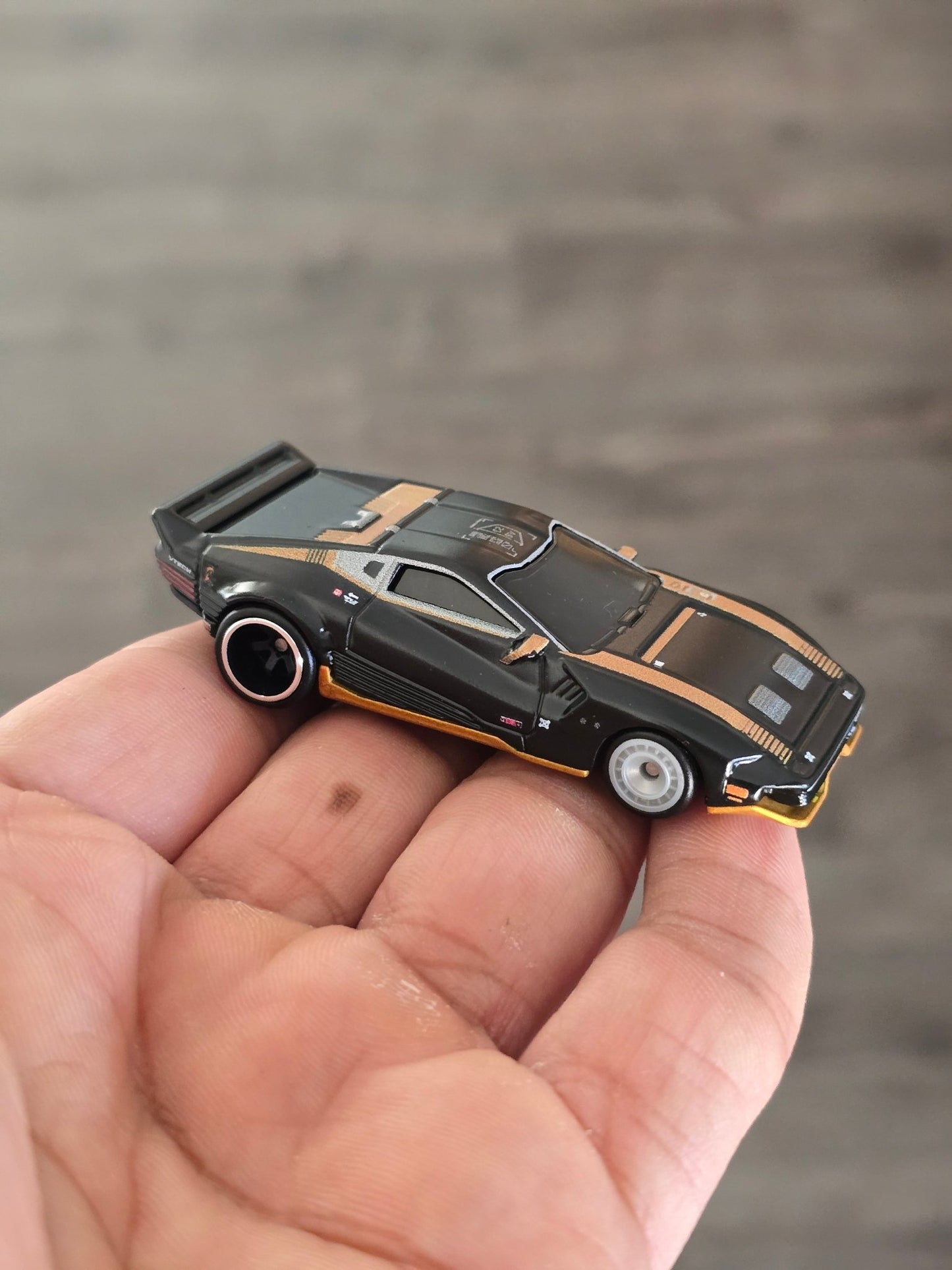 Premium Hot Wheels Quadra Turbo - R V - Tech (Uncarded - New) - Kinder Logs