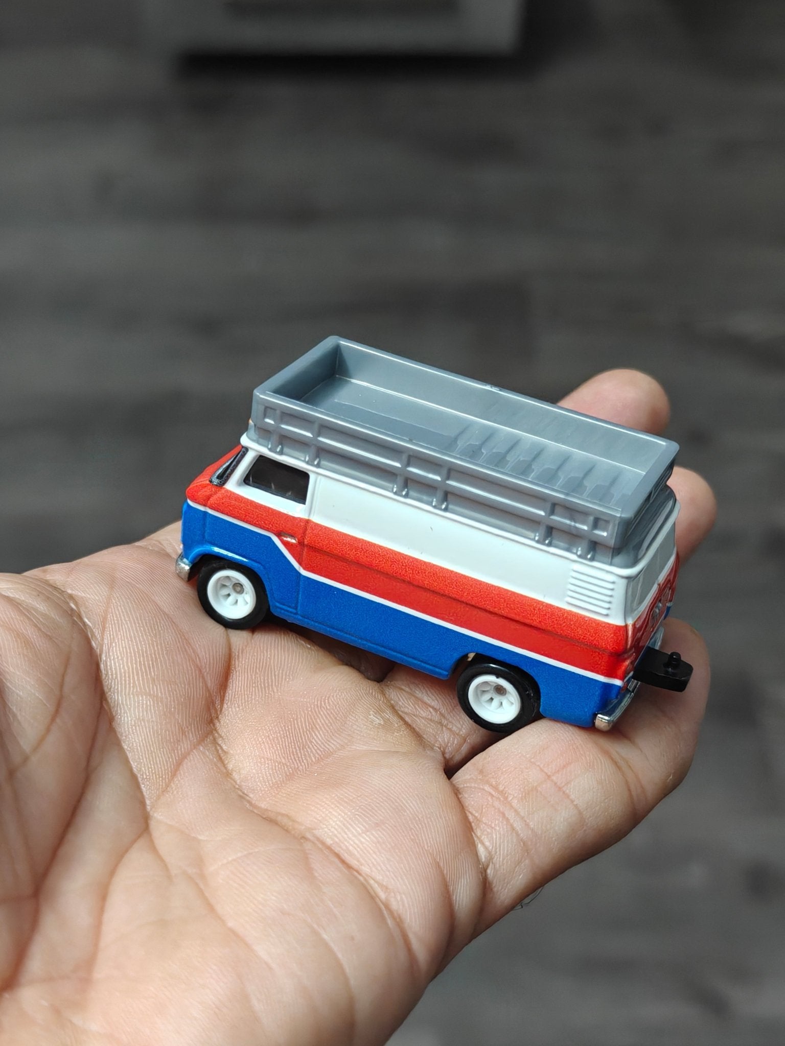 Premium Hot Wheels Rally Hauler (Uncarded - New) - Kinder Logs