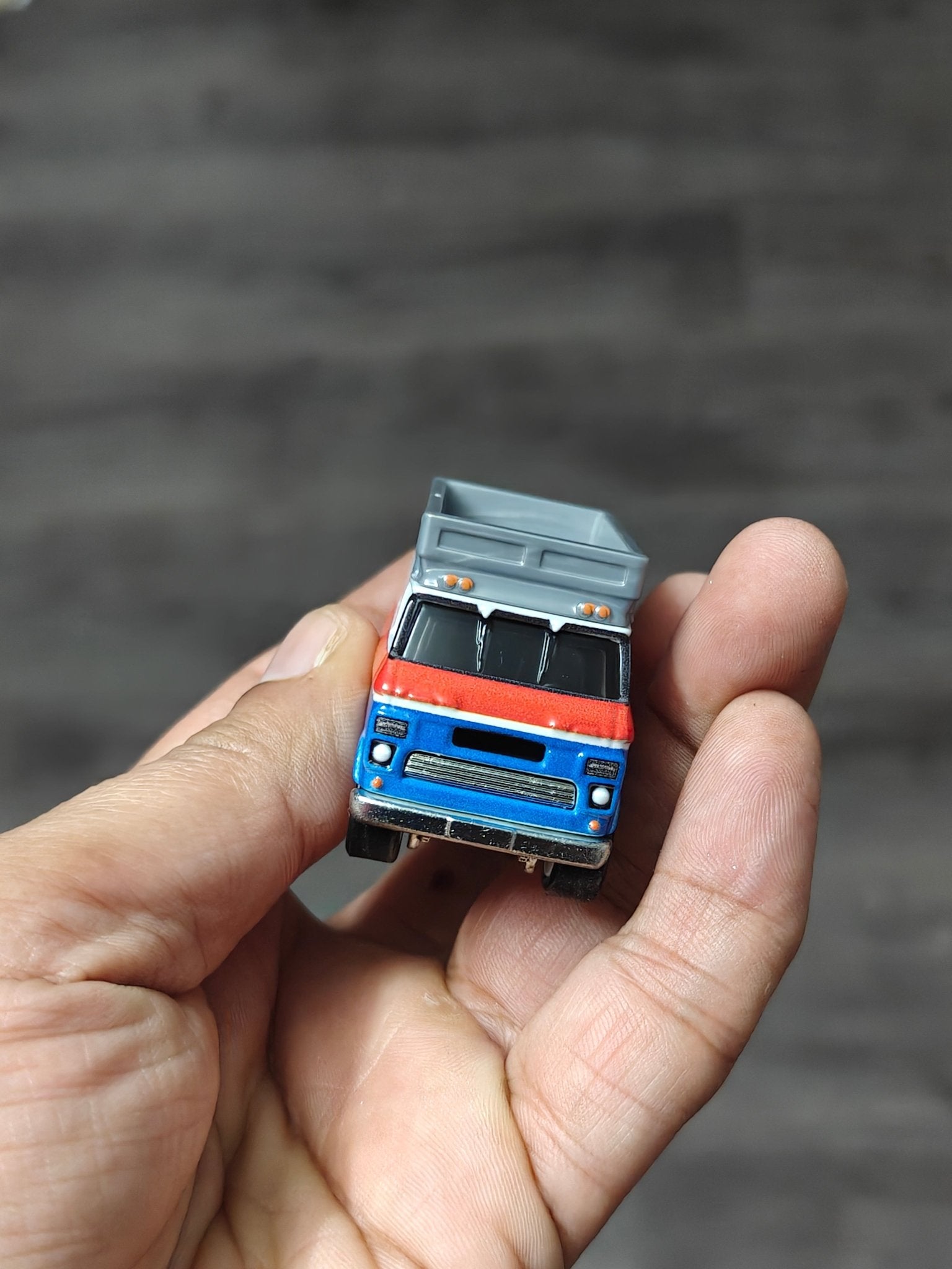 Premium Hot Wheels Rally Hauler (Uncarded - New) - Kinder Logs