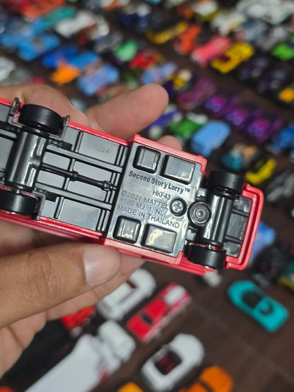 Premium Hot Wheels 'Second Story Lorry' (Uncarded - New) - Kinder Logs