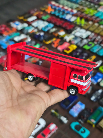 Premium Hot Wheels 'Second Story Lorry' (Uncarded - New) - Kinder Logs