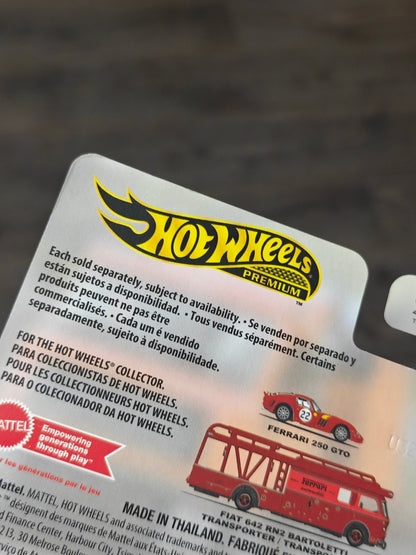 Premium Hot Wheels Team Transport Toyota AE86 And Fleet Street (Imported) - Kinder Logs