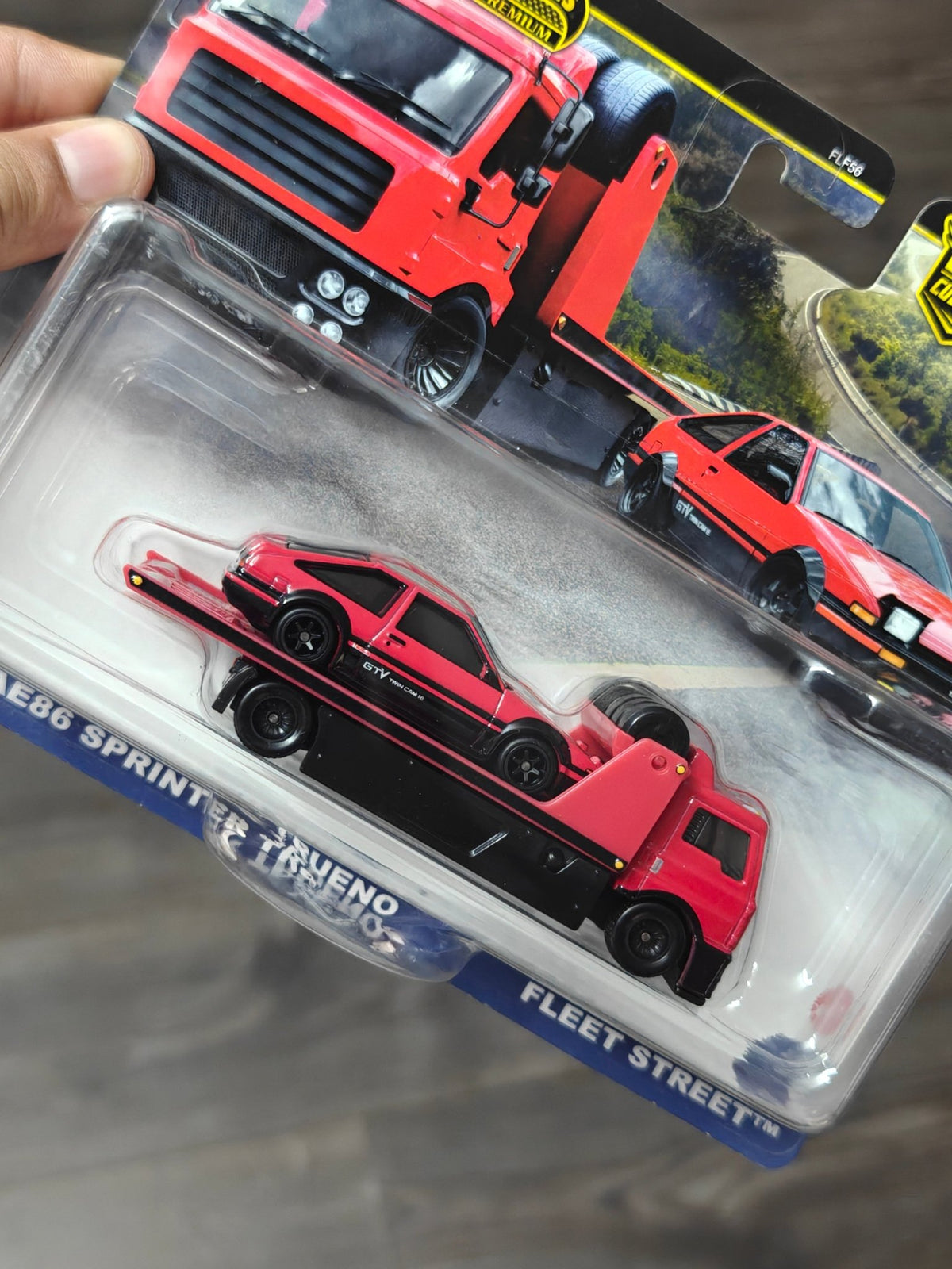 Premium Hot Wheels Team Transport Toyota AE86 And Fleet Street (Imported) - Kinder Logs