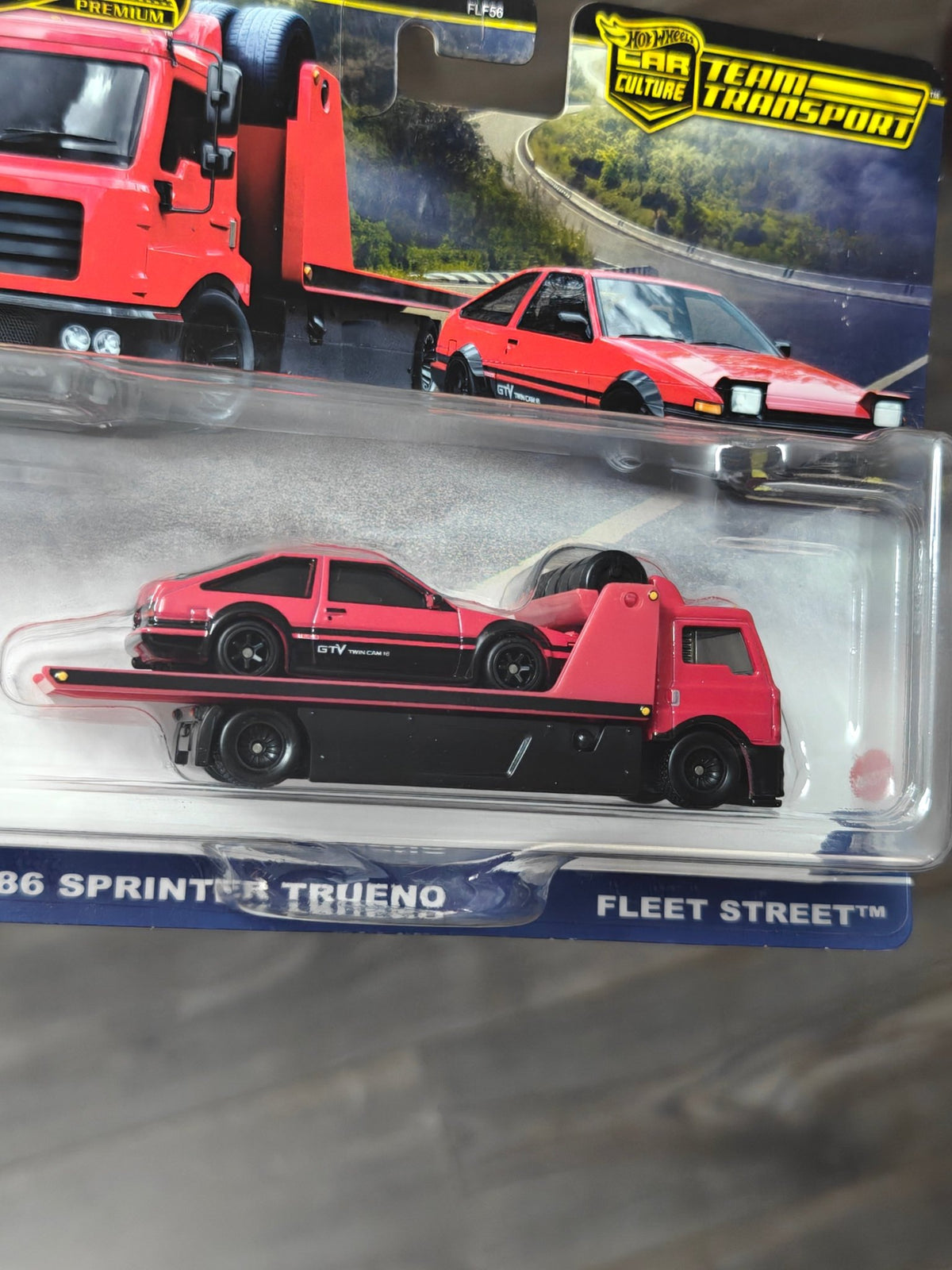 Premium Hot Wheels Team Transport Toyota AE86 And Fleet Street (Imported) - Kinder Logs