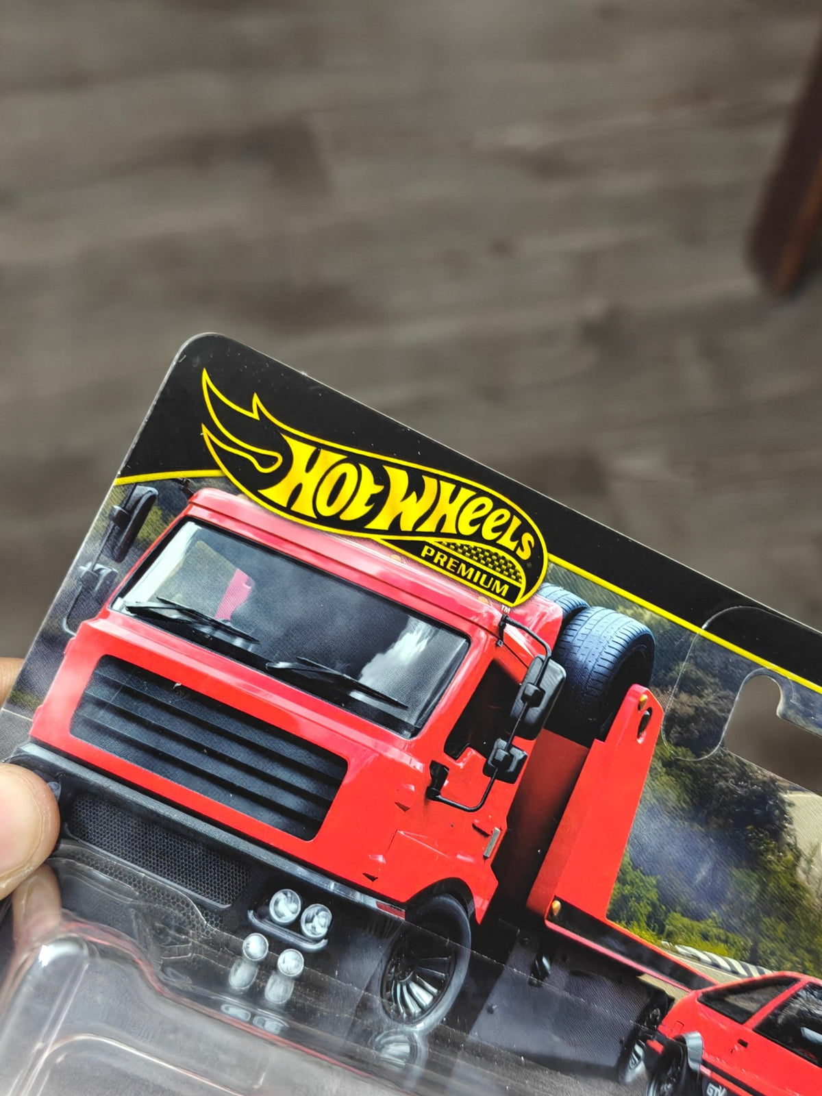 Premium Hot Wheels Team Transport Toyota AE86 And Fleet Street (Imported) - Kinder Logs