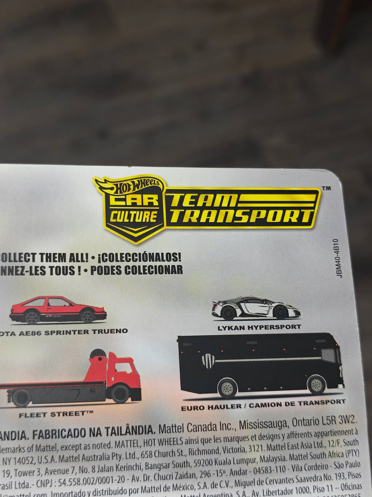 Premium Hot Wheels Team Transport Toyota AE86 And Fleet Street (Imported) - Kinder Logs