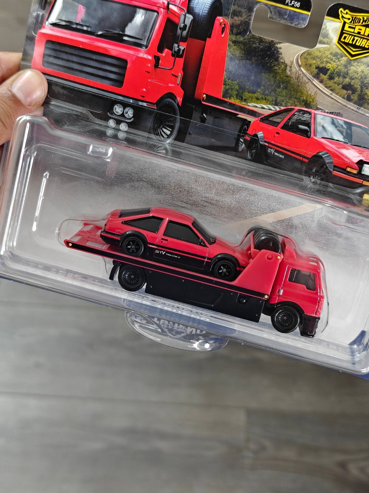 Premium Hot Wheels Team Transport Toyota AE86 Sprinter Trueno & Fleet Street - Kinder Logs