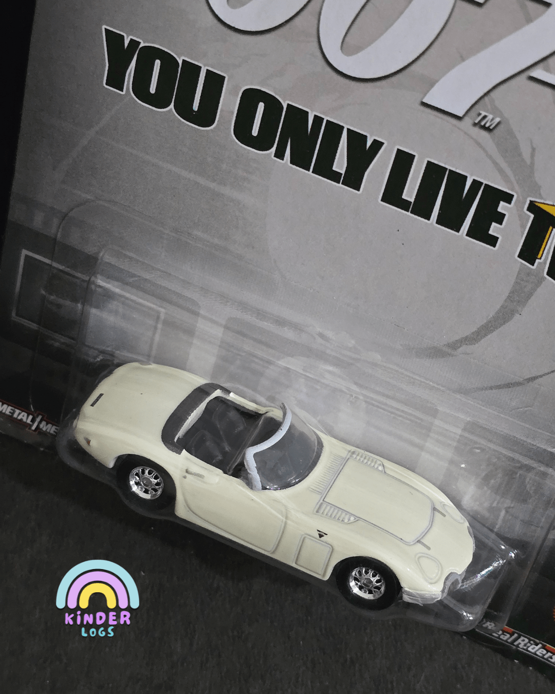 Premium Hot Wheels Toyota 2000GT Roadster - James Bond 007 - Kinder Logs