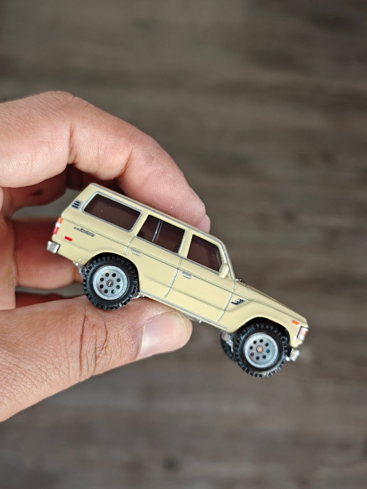 Premium Hot Wheels Toyota Land Cruiser FJ60 - Fast & Furious (Uncarded - New) - Kinder Logs